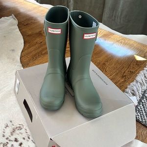 New in box Hunter boots